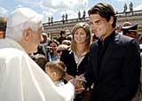 Roger Federer und Papst Benedikt XVI. Roger Federer und Papst Benedikt XVI.